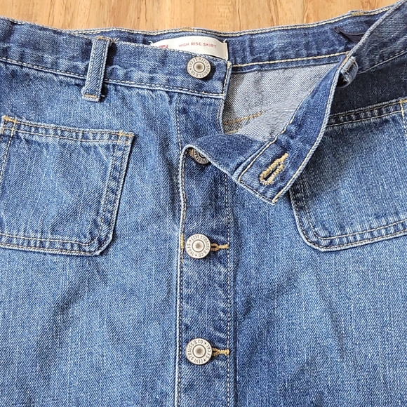 Levi's Strauss High Rise Denim Skirt Size 28 - Picture 2 of 4